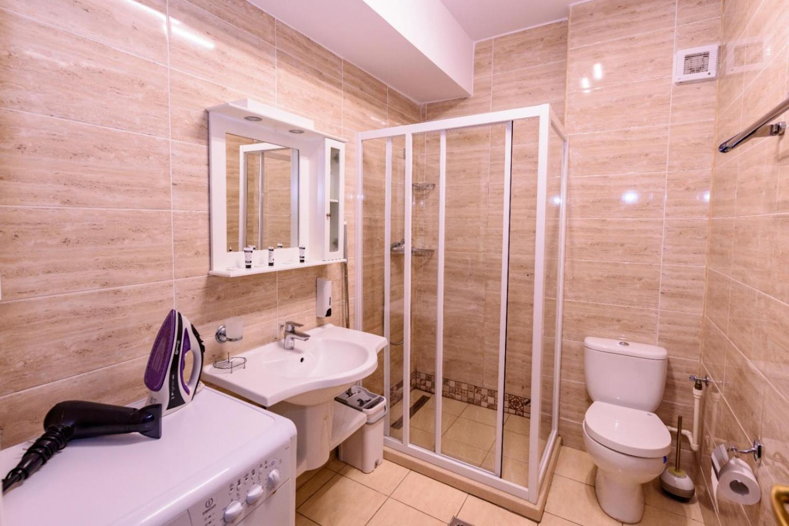 Theo Summerland Seaview Mamaia Exterior photo