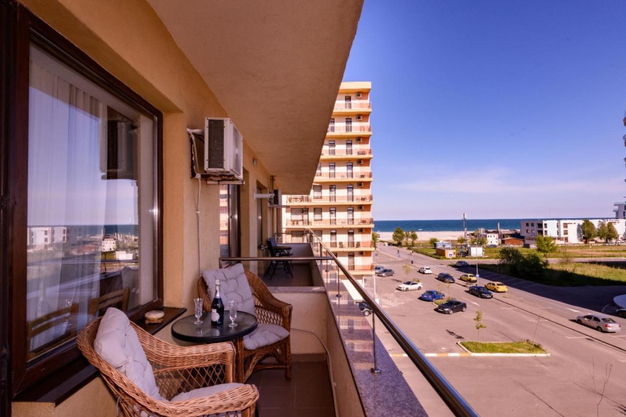 Theo Summerland Seaview Mamaia Exterior photo