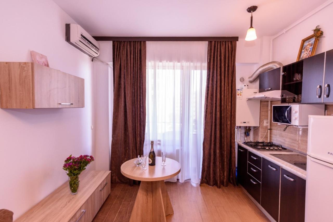 Theo Summerland Seaview Mamaia Exterior photo