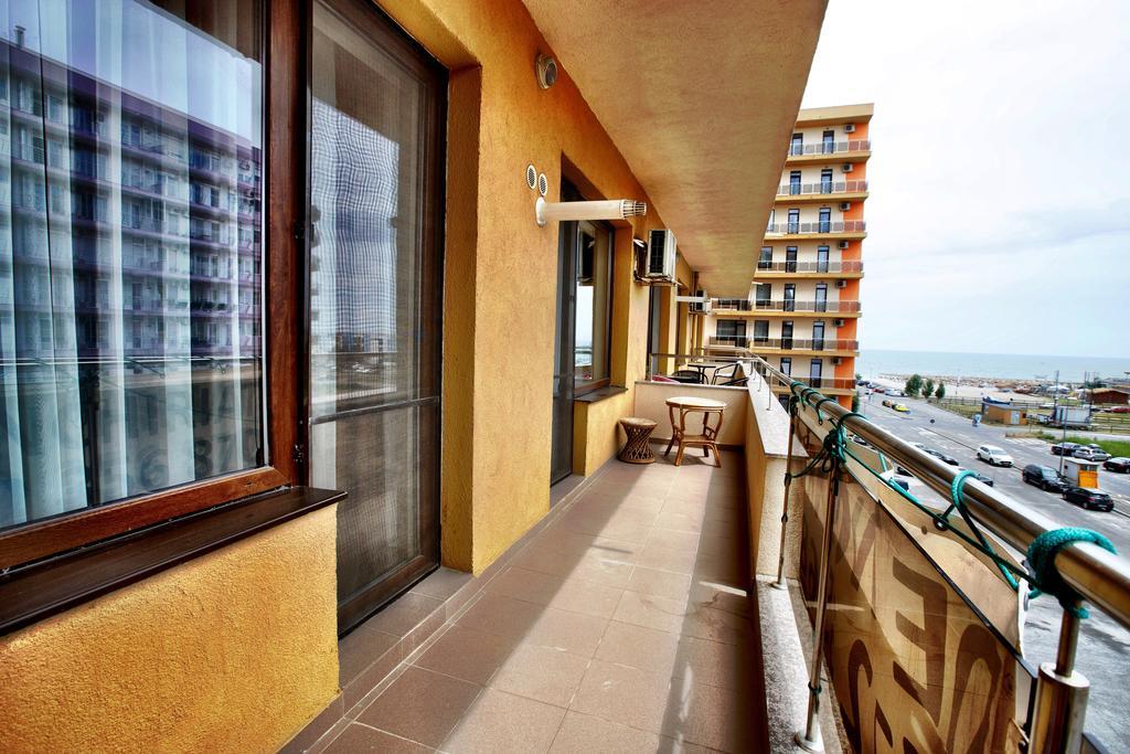 Theo Summerland Seaview Mamaia Exterior photo
