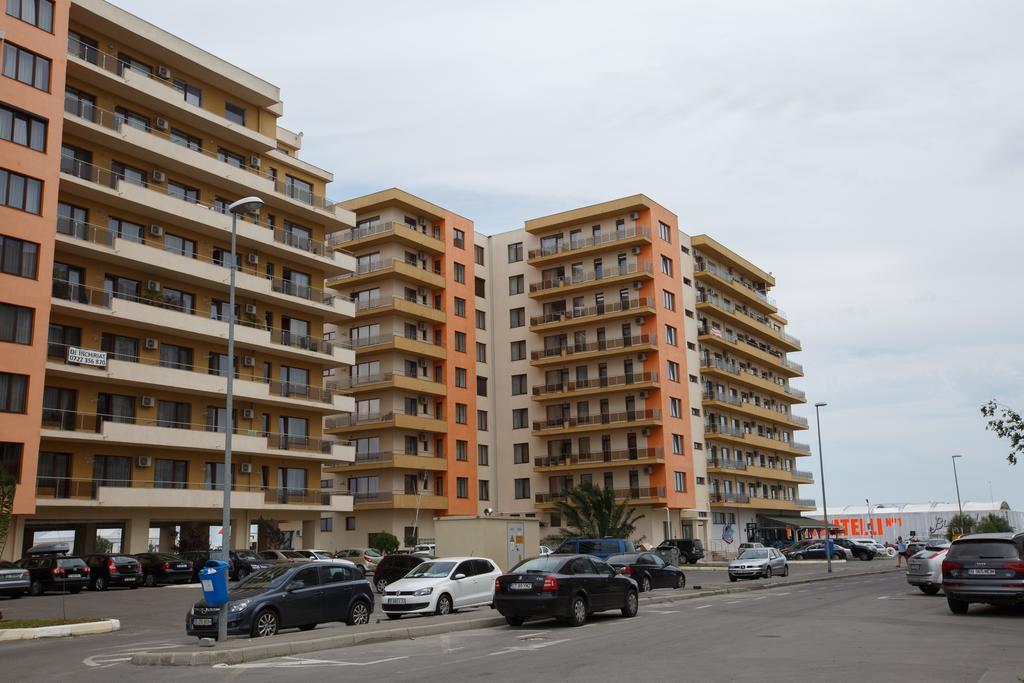 Theo Summerland Seaview Mamaia Exterior photo